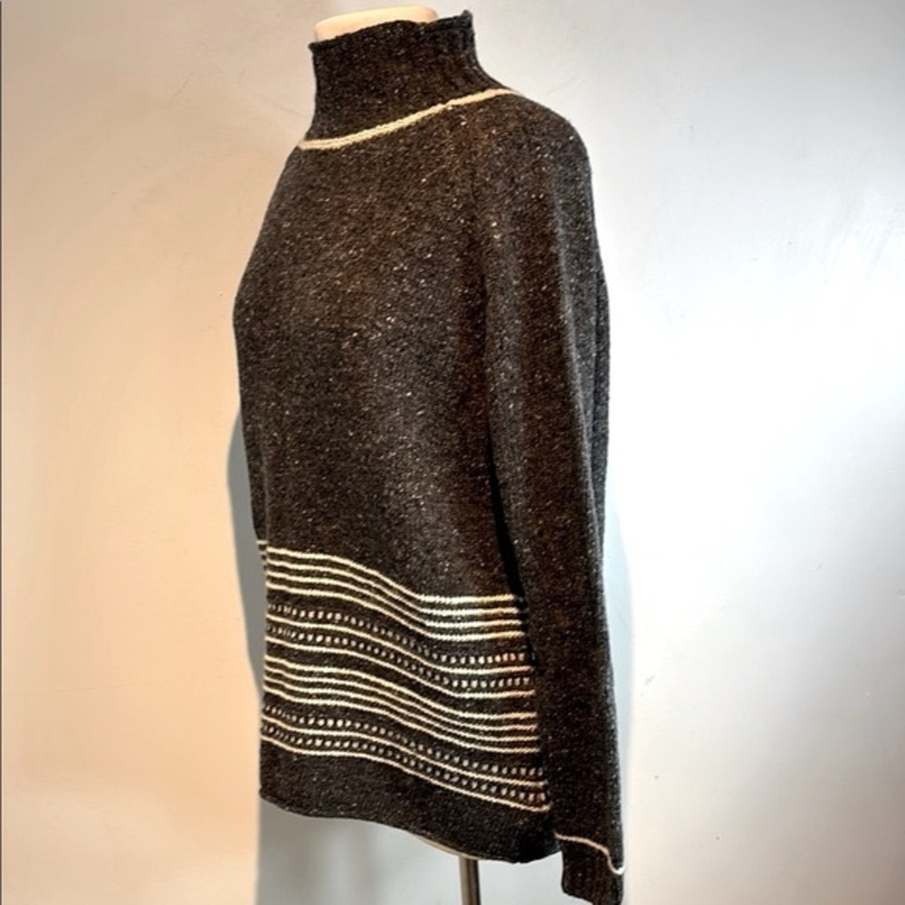 Celtic &Co.Gray and Cream funnel Neck Sweater with Textured Stripes size M NWT - Picture 2 of 9